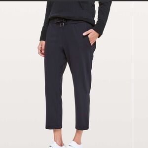 Lululemon On The Fly Crop *23"